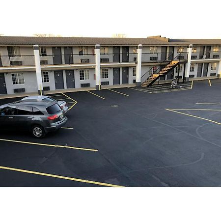 Deluxe Inn & Suites By Oyo Miami Ok Exterior photo